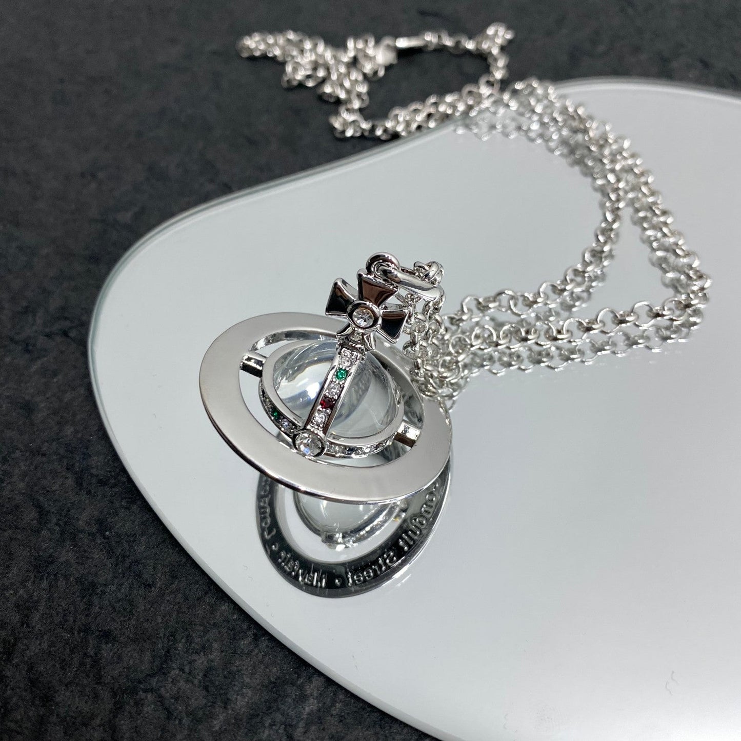 Vivienne Westwood 2026 Minimalist Planet Crystal Necklace