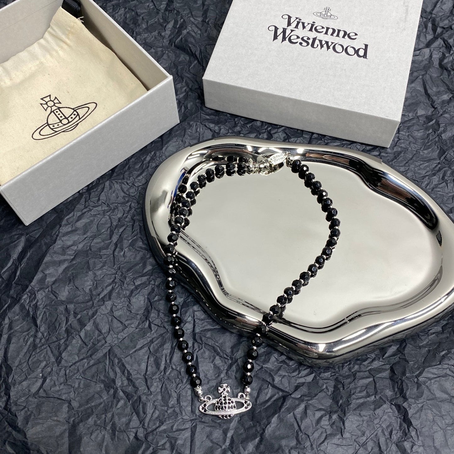 Vivienne Westwood 2026 Minimalist Planet Necklace