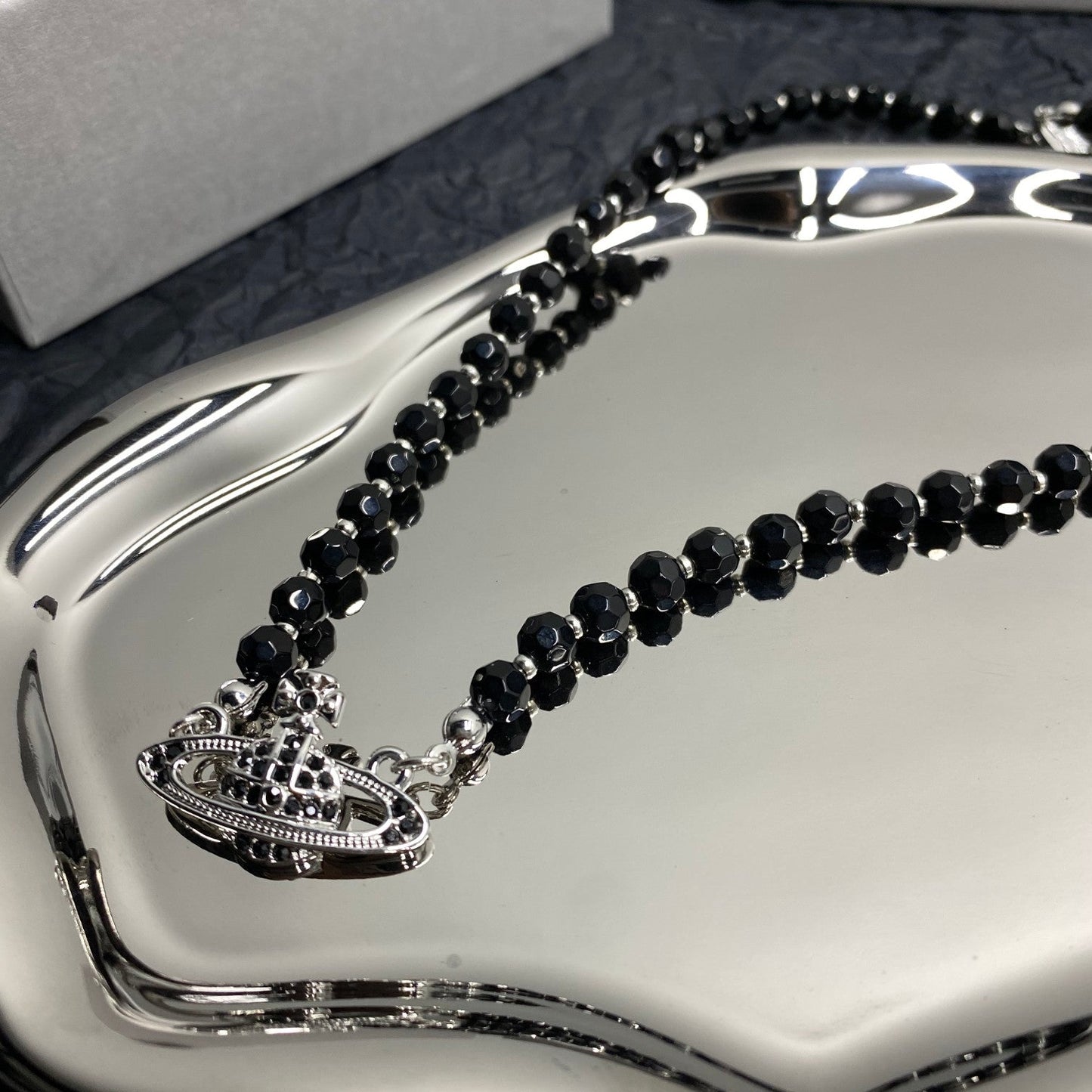 Vivienne Westwood 2026 Minimalist Planet Necklace