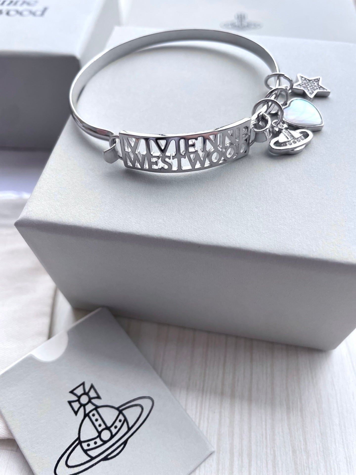 Vivienne Westwood 2026 Shell & Heart Initial Bracelet