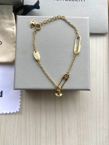 Vivienne Westwood 2026 Minimalist Safety Pin Bracelet