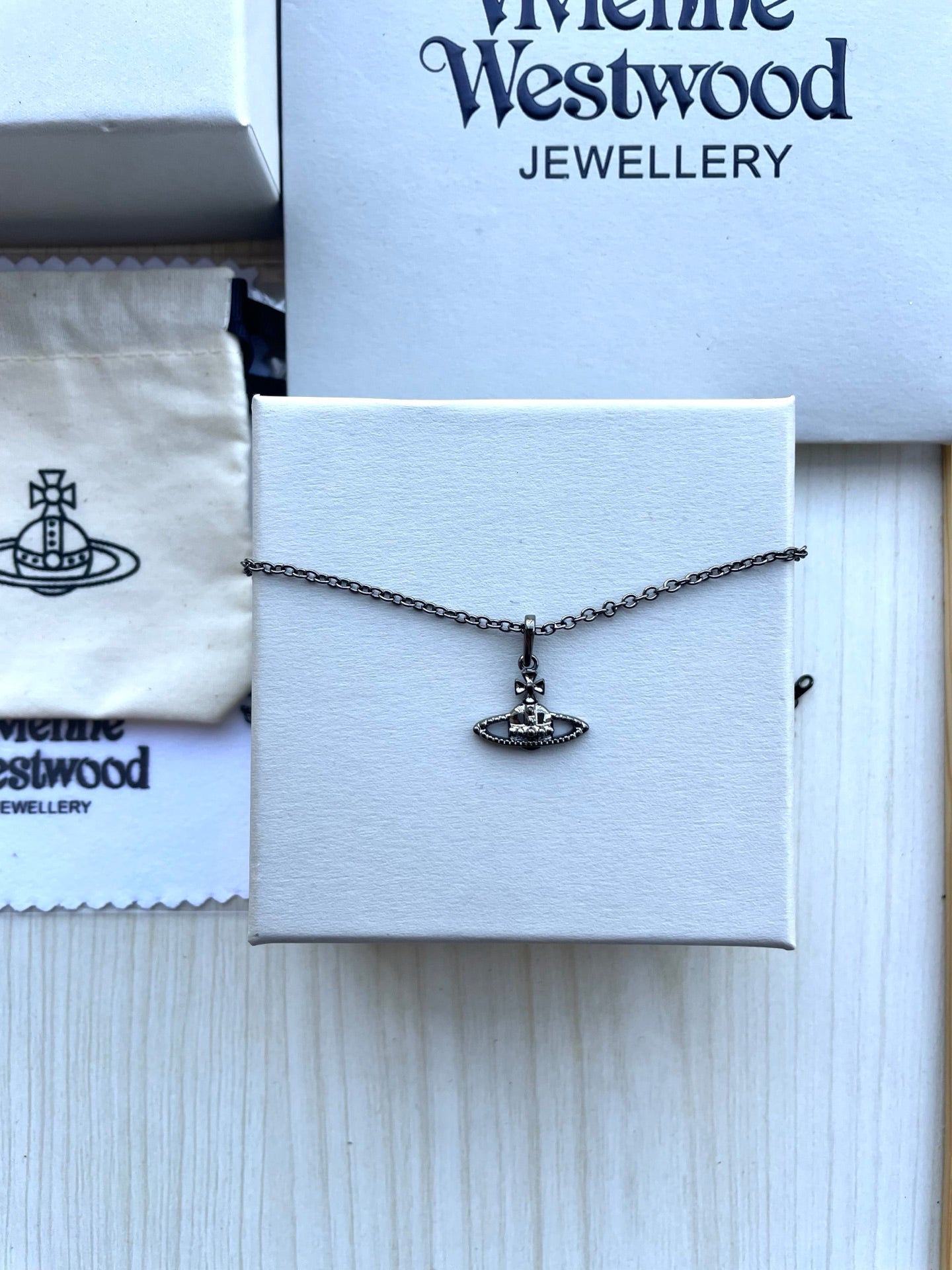 Vivienne Westwood 2026 Planet Clavicle Necklace